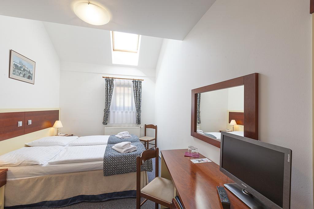 Hotel Atos Praha Bagian luar foto
