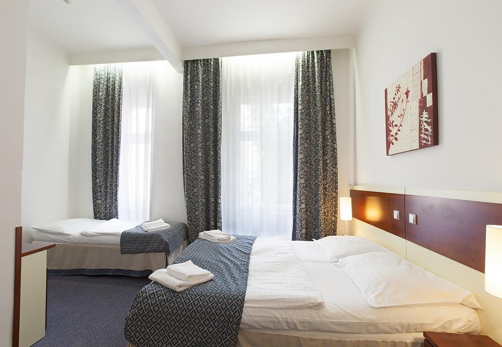 Hotel Atos Praha Bagian luar foto
