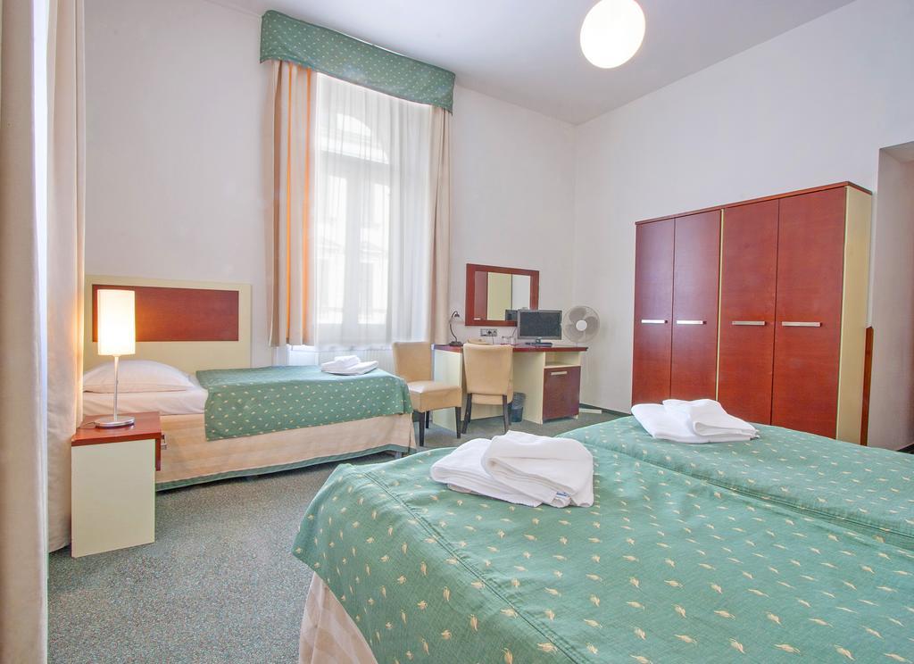 Hotel Atos Praha Bagian luar foto