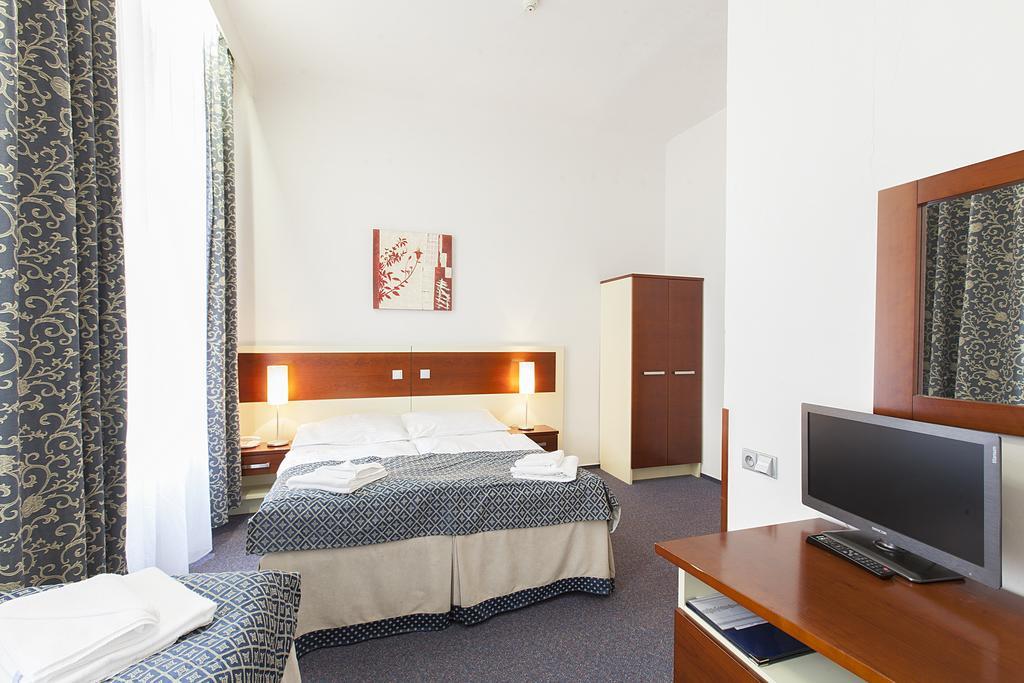 Hotel Atos Praha Bagian luar foto