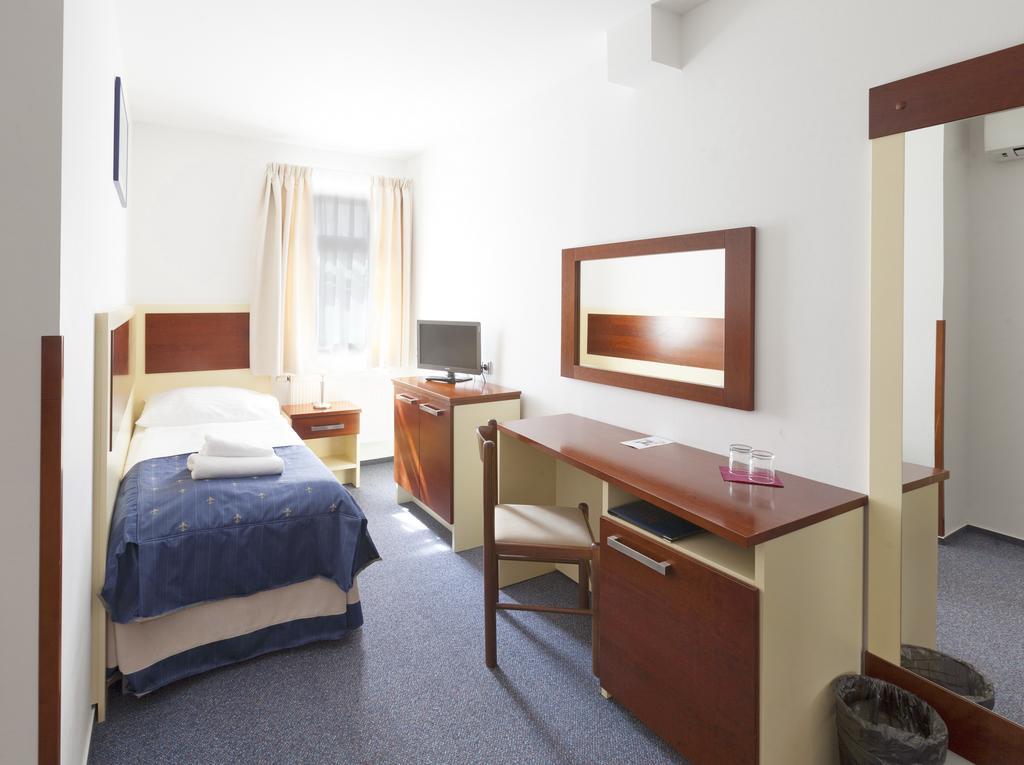 Hotel Atos Praha Bagian luar foto