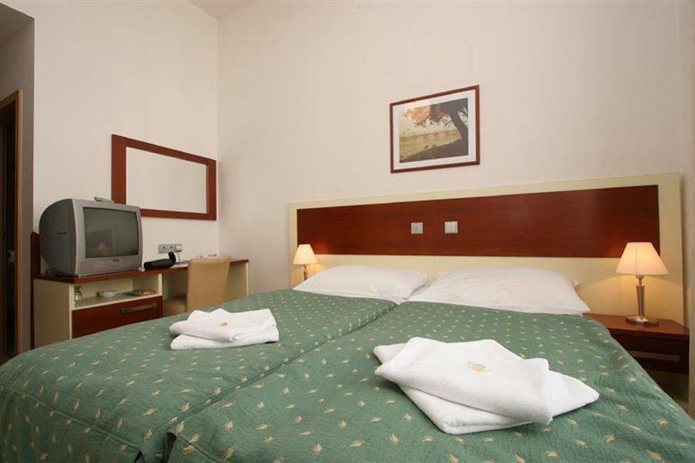 Hotel Atos Praha Bagian luar foto