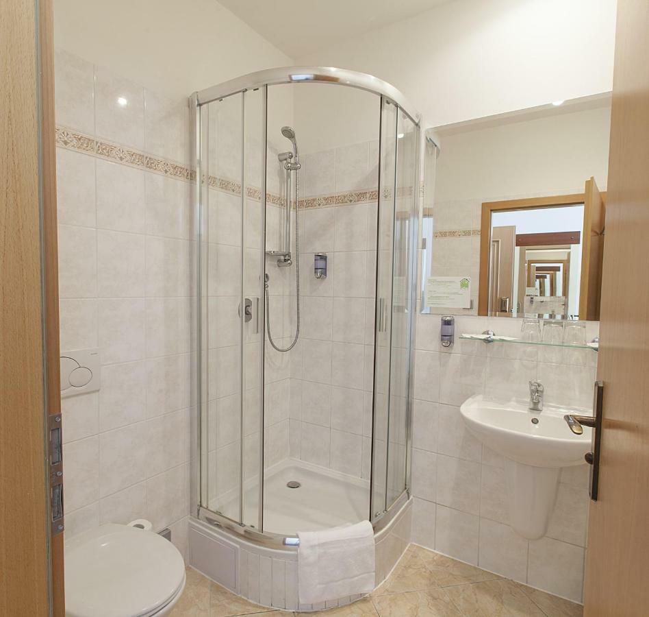 Hotel Atos Praha Bagian luar foto
