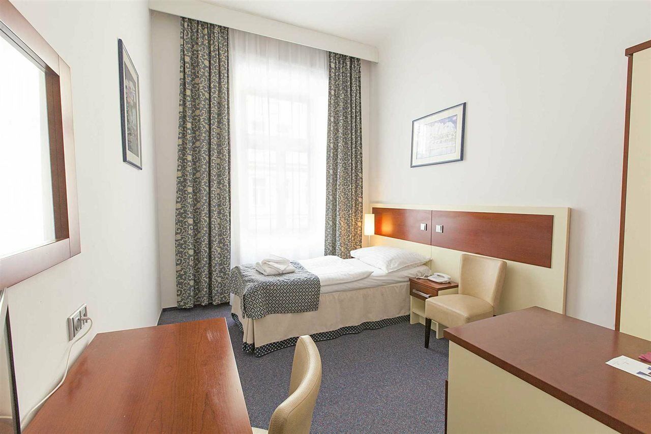 Hotel Atos Praha Bagian luar foto